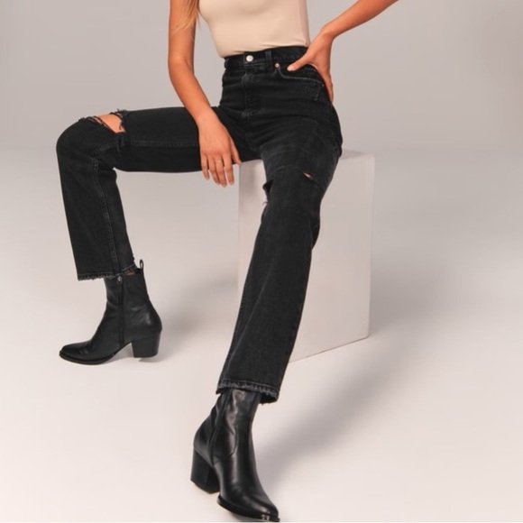 ABERCROMBIE & FITCH The 90’s Straight Ultra High Rise Black Distressed Jeans - Picture 2 of 10